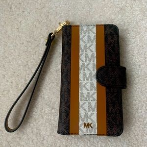Michael Kors Wristlet